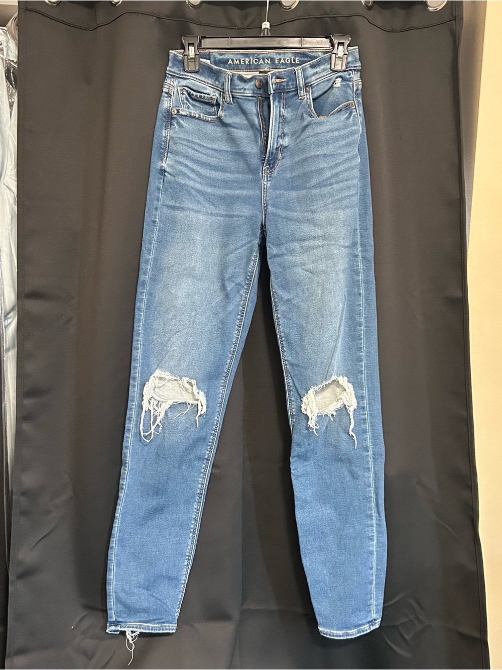 American Eagle Outfitters Ripped Mom Jean (X-Long)